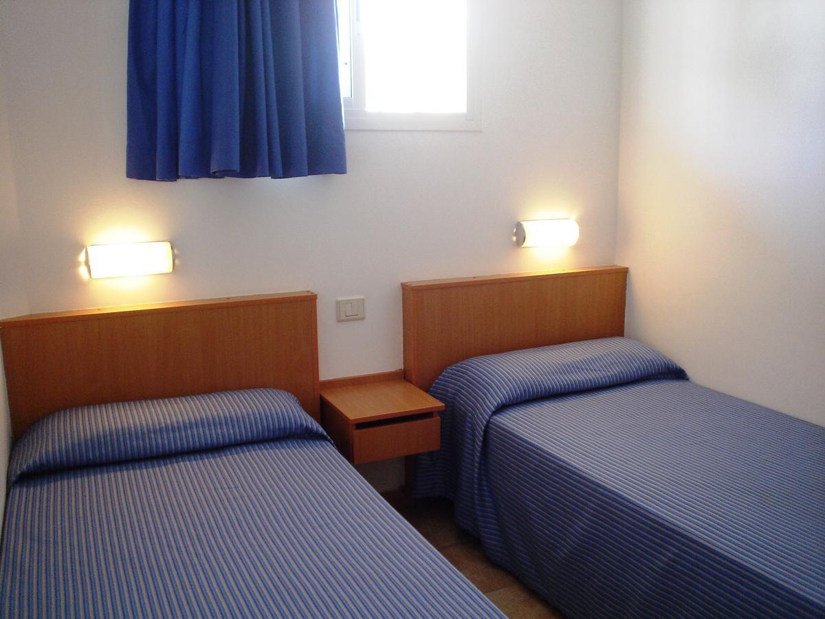 Apartamentos Karina Πλάγια ντελ Ινγκλές Δωμάτιο φωτογραφία